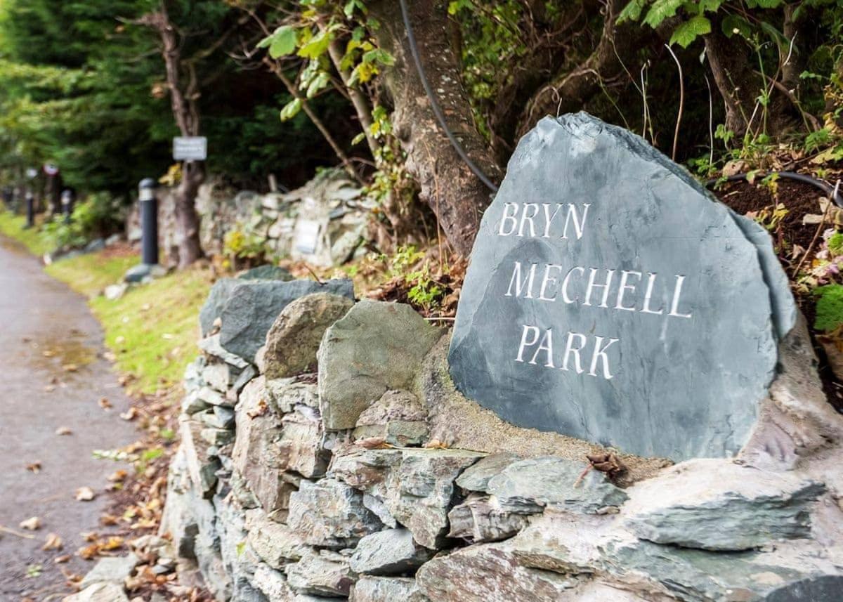 Bryn Mechell Hotel Llanfechell Exterior photo